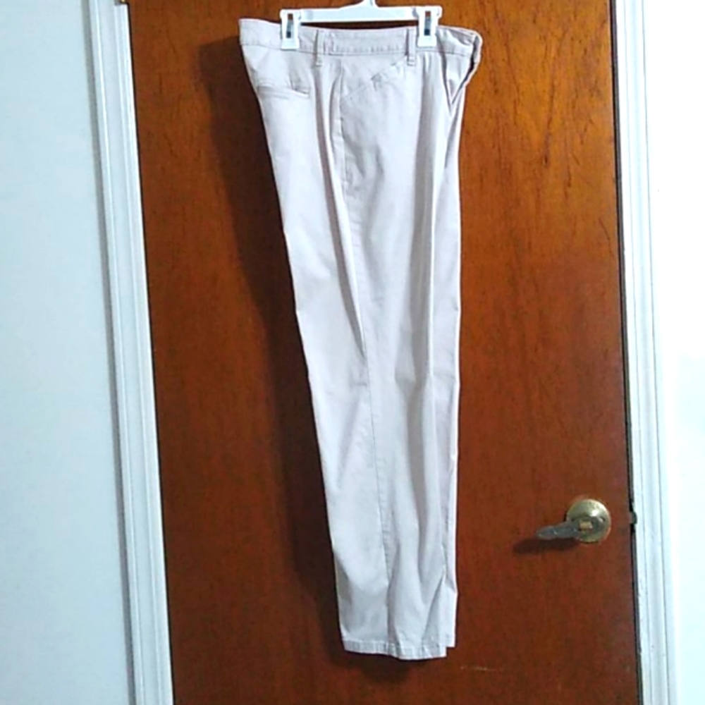 Lee relaxed fit straight leg midrise khaki slacks